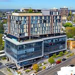 Essence Suites Taringa