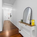 Spacious 3Br Heritage Apartment With Pool, Parking