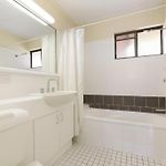 Mt Ommaney Hotel Apartments