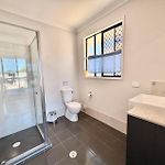310A Maple House - Ensuite Room In Coopers Plains