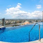 The Story Suite - 2Bed-2Bath-2Car-Pool-Views - Cbd