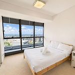 Modem Two Bedroom Apartment In Brisbane Inner Cbd
