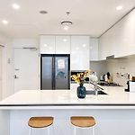 Modern 1-Bdr Apt W/ Free Car Park&Fantastic Pool