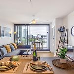 Modern Homely 2Br Apt W Parking Bowen Hills