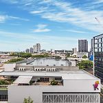 Modern Homely 2Br Apt W Parking Bowen Hills