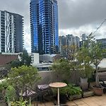 Spacious 2Brm Apartment Free Parking