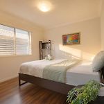 5Br Family Home - Ev Car Point At Home, 2 Master Suites - Near Sunnybank, Qeii, Qsac And Griffith Uni