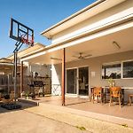5Br Family Home - Ev Car Point At Home, 2 Master Suites - Near Sunnybank, Qeii, Qsac And Griffith Uni