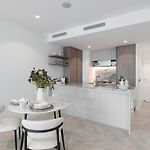 Qw Riverside Luxe Apartments By Independent Host