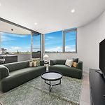 3Br Family Stay - King Beds, Parking & City Views