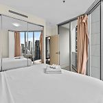 Central City Apt With King Bed, Pool, Gym And Sauna