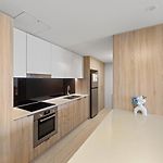Elevated Cbd Living 2Br With Skyline Views