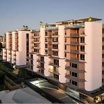 3Br Family Stay - King Beds, Parking & City Views