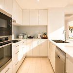Boho Retreat Apartment - Walk To Gabba Stadium - Free Parking