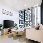 Skyline Serenity 2Br Apt With River & City Views