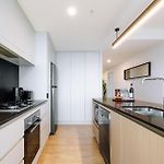 Skyline Serenity 2Br Apt With River & City Views