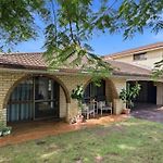 Huge House With 2 Buildings And Pool 7Br