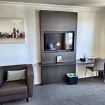 Two-Bedroom City Escape I Mantra On Queen