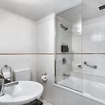 Two-Bedroom City Escape I Mantra On Queen
