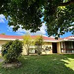 Walk To Market Square And Garden City! Macgregor