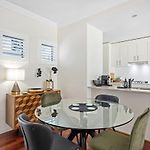 Blissful Bulimba! - 3Bed-2 5Bath-1Car - Townhouse