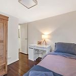 Modern Twist And Old World Charm - 3Bed-2Bath-2Car