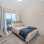 Open Plan 3 Bedroom House - Taringa