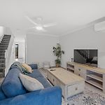 Quaint Townhouse In Bustling Locale
