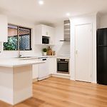 Mt Gravatt Affordable 4 Bedroom Family Home | Sleep 8