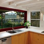 Greenslopes Retreat Stylish Stay Near Hospital