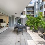 Huge Terrace Apartment With Free Parking In The Heart Of Fortitude Valley