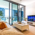 Queens Wharf City Charm W/ Balcony Views - Lv 15 - Apartment