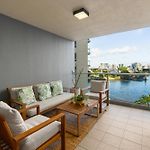 Tropical City Escape