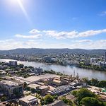 Designer 2 Bedroom Apartment In South Brisbane