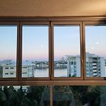 Hamilton Riverview Apt With Balcony & Pool