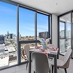 Luxury High-Floor 1Br Retreat With Balcony