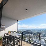 Designer 2 Bedroom Apartment In South Brisbane