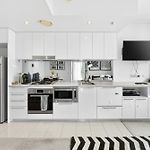 Portside Luxe Retreat 2Br Free Parking & Pool