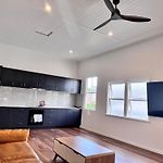 Spacious Queenslander Charm - Heart Of New Farm