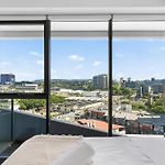Luxury 2Bed2Bath Apt With Pool, Parking, Gym And Views