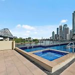 City Oasis 2Bed-1Bath-1Car-Views