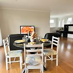 16B Peaceful Ensuite Room In Coopers Plains