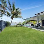Spacious Family & Dog-Friendly Home On The Water