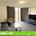 City Lights Escape 2Br Near South Bank