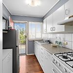 Beautiful 2 Bedroom Unit In Prime Location!