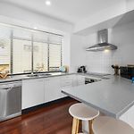 Manly Beach View Townhouse Haven