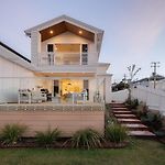 Nordica Luxury Bayside Retreat Wynnum Sleeps 10