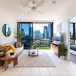 Panoramic Skyline Apartment - Walk To South Bank