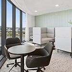 Queens Wharf Top Floor, 2 Bedrooms, 1 Parking