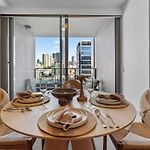 James St And Story Bridge, Bbq , Pool & Free Parking